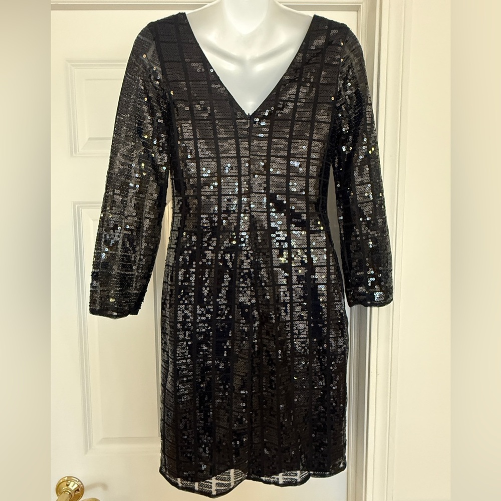 NWT Molly Bracken Black Grid Sequin 3/4 Sleeve , V-Neck Back Dress, Size Small - Picture 6 of 10